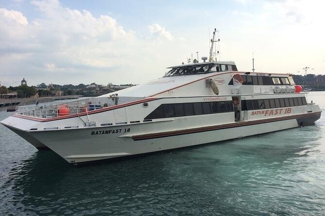 SMALL GROUP: Batam day tour with Ferry, 1-hour Massage, and Lunch from Singapore - Temples on Lucky Hill: Maha Vihara Duta Maitreya and Pura Agung Amerta Buana