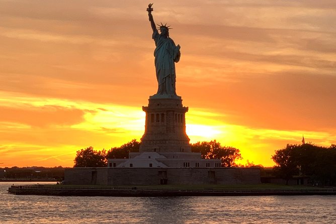 Statue of Liberty Ellis Island Ferry Ticket with Upgrade Options - Statue of Liberty photo time: what you get (and what you don’t)