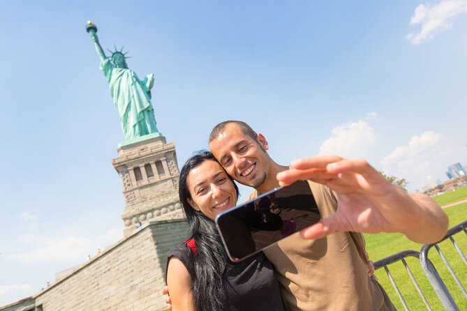 Statue of Liberty Ellis Island with Pre-Ferry Tour - Battery Park orientation: your head start at Castle Clinton