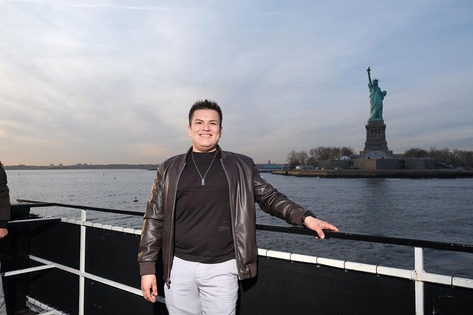 Statue of Liberty Ferry Boat Pass - Pier 36 and an express cruise built for photos
