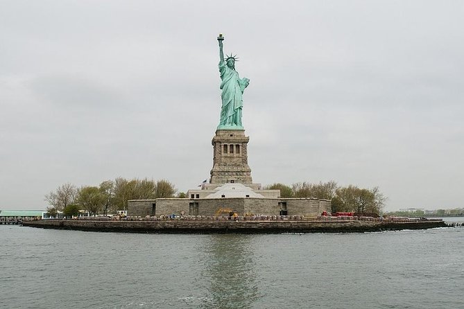 Statue of Liberty Roundtrip Ferry ticket - Time on the clock: 3 to 5 hours, and what to do with it