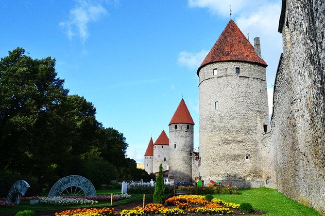 Tallinn Day Tour from Helsinki (Ferry Tickets+ Guiding+ Own Time) - The guided Old Town walk: how you make sense of Tallinn fast