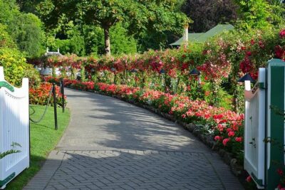 Victoria & Butchart Gardens Tour with Ferry from Vancouver - Butchart Gardens: Why This Place Feels Like a Destination, Not a Stop