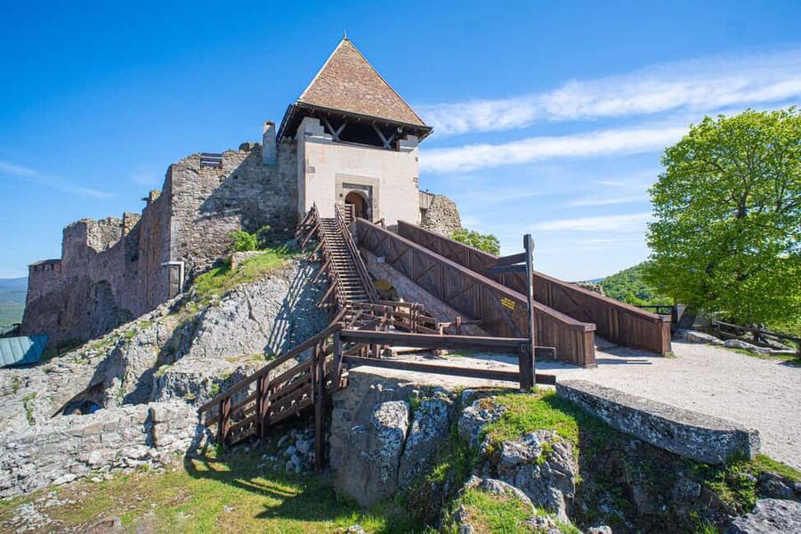 Visegrád Hike & Castle Tour with Ferry from Budapest - The Return Down: Why Going Back the Same Way Helps