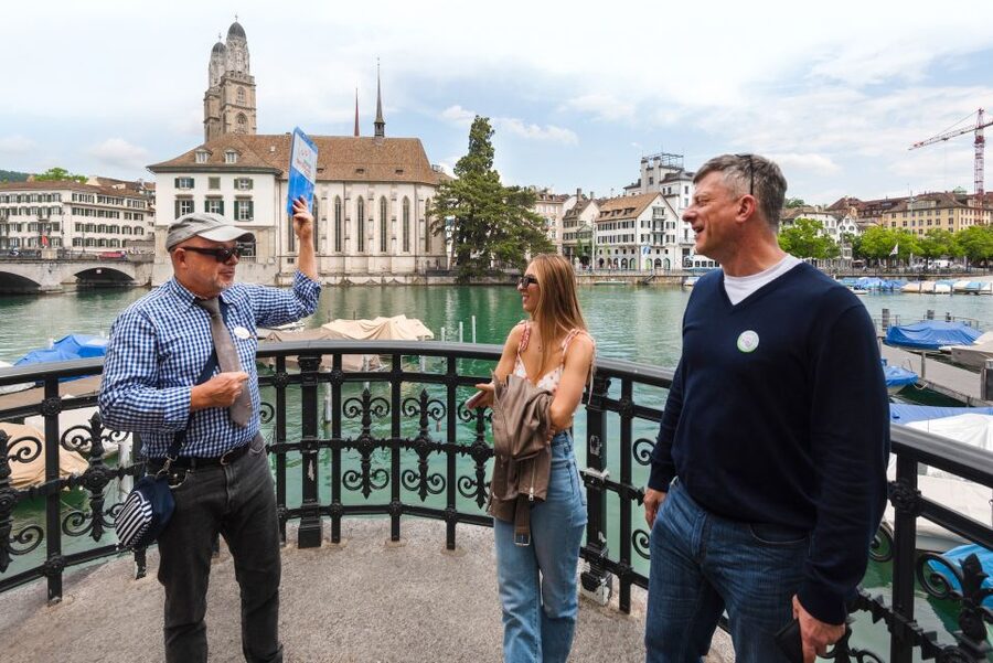 Zurich: City Highlights Tour by Bus, Cable Car, and Ferry - Adliswil and the Ascent to Felsenegg: Views Over Lake and Alps